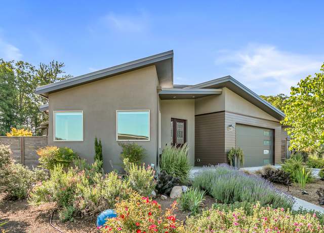 Property at 841 Sander Way, Ashland, OR 97520, 3 beds, 2.5 baths