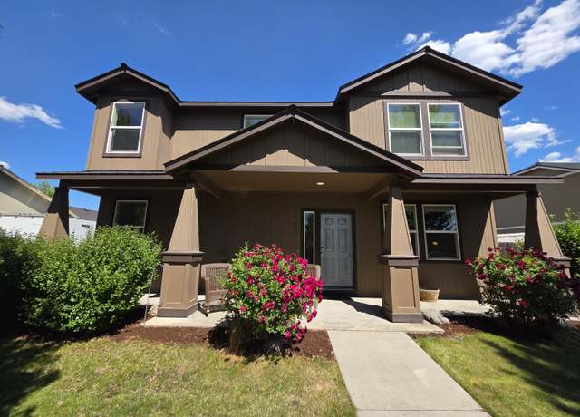 Property at 1390 NE 3rd St, Redmond, OR 97756, 3 beds, 2.5 baths