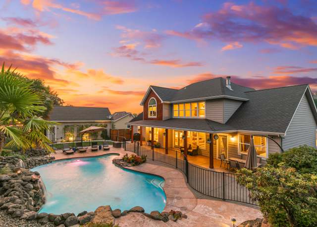 Property at 4106 Hidden Valley Ct, Medford, OR 97504, 5 beds, 4.5 baths
