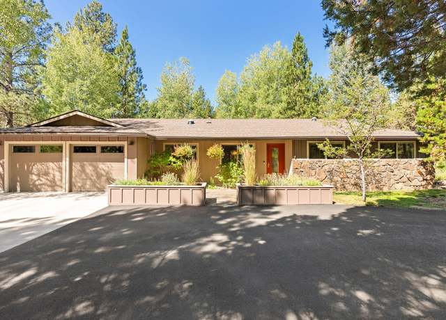 Property at 63379 Silverado Dr, Bend, OR 97703, 3 beds, 2.5 baths