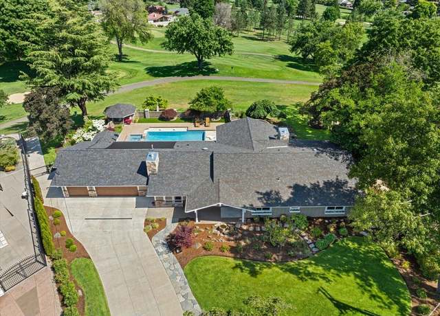 Property at 156 Greenway Cir, Medford, OR 97504, 3 beds, 2.5 baths