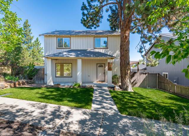 Property at 20000 Sorrento Pl, Bend, OR 97702, 3 beds, 2.5 baths