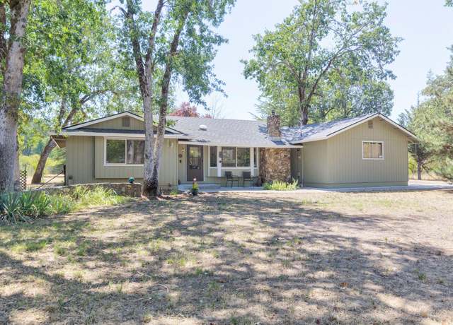 Property at 427 Connie Ln, Merlin, OR 97532, 3 beds, 2 baths