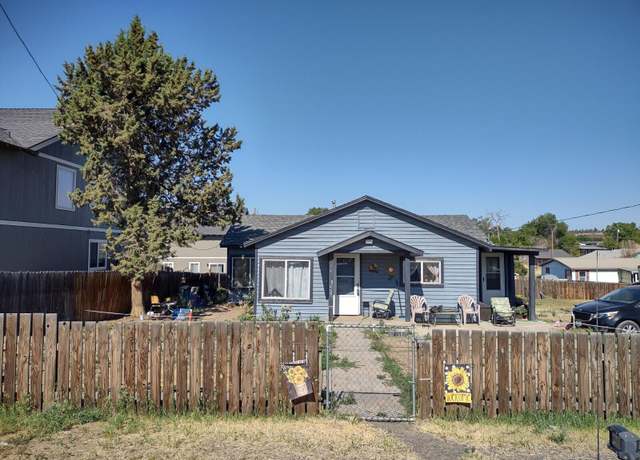 Property at 864 SW 3rd St, Madras, OR 97741, 3 beds, 1 bath