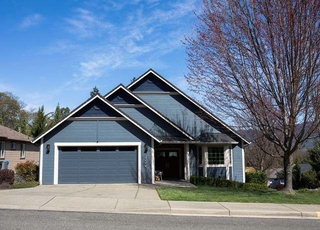 Property at 2294 SE Wyndham Way, Grants Pass, OR 97527, 4 beds, 2.5 baths