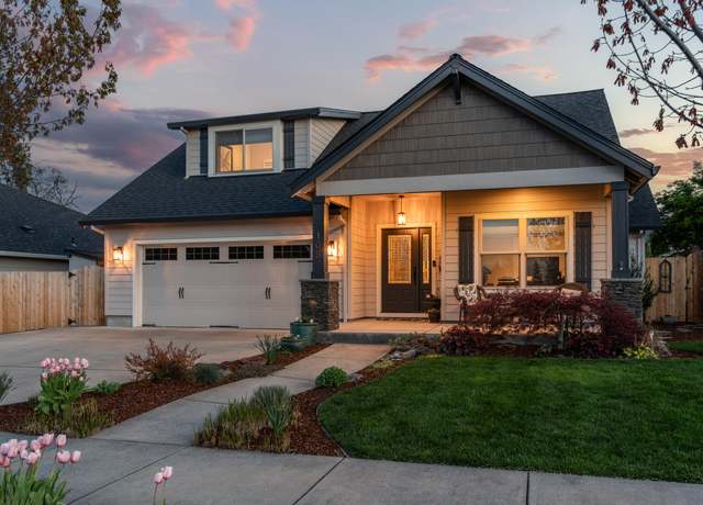 Property at 105 Huntley Ln, Phoenix, OR 97535, 4 beds, 3 baths