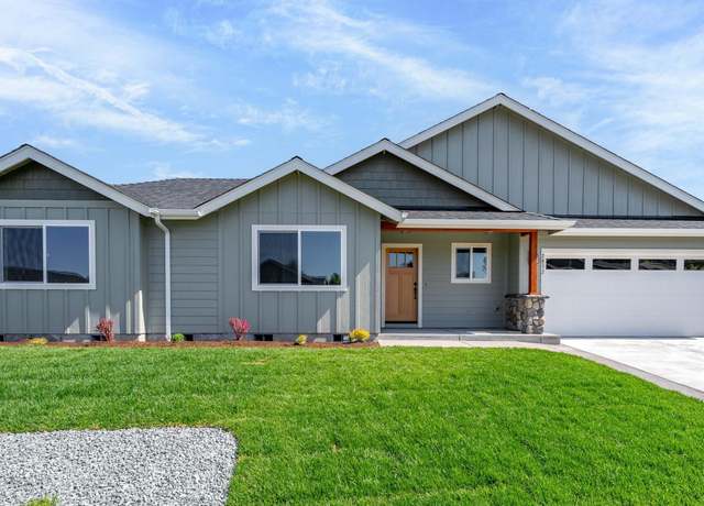 Property at 2837 SW Eastwood Ln, Grants Pass, OR 97527, 3 beds, 2 baths