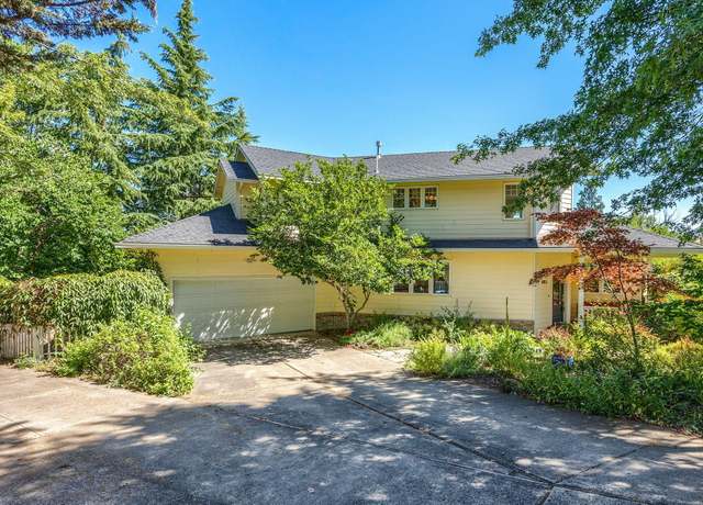 Property at 1011 Canyon Park Dr, Ashland, OR 97520, 3 beds, 3 baths
