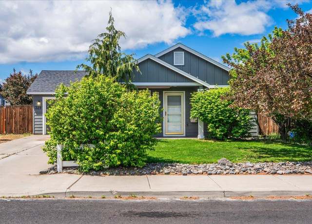 Property at 329 SW 33rd Dr, Redmond, OR 97756, 2 beds, 1 bath