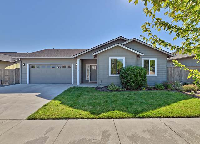 Property at 2111 La Connor Dr, Medford, OR 97501, 3 beds, 2 baths