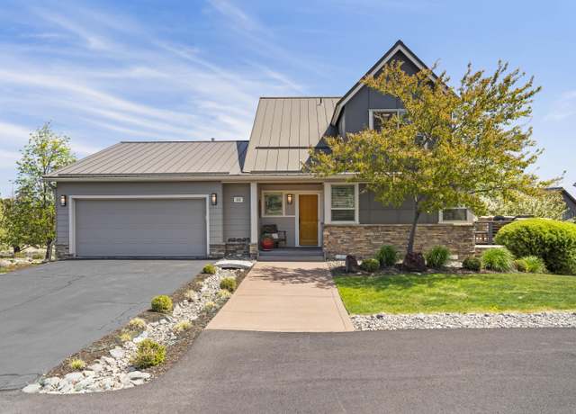 Property at 208 Parks Loop, Redmond, OR 97756, 3 beds, 2.5 baths