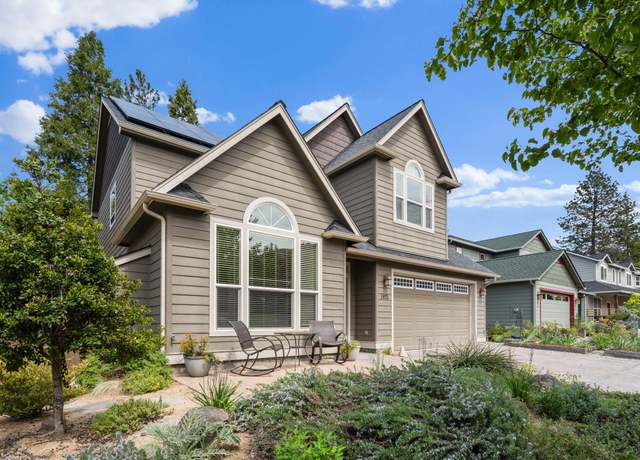 Property at 1821 Summer Pl, Talent, OR 97540, 3 beds, 2.5 baths