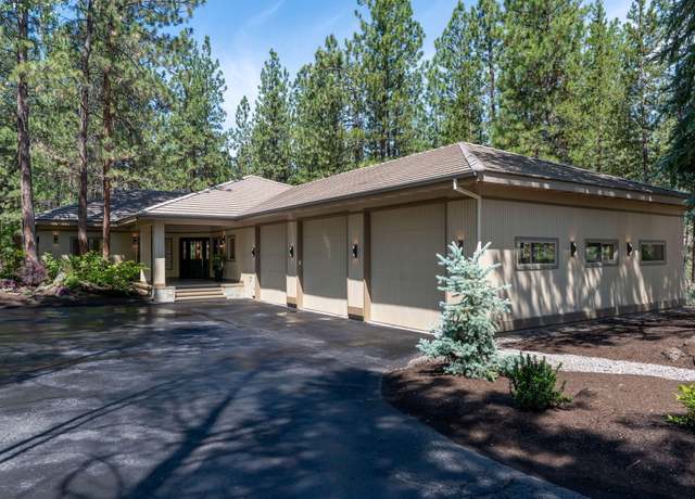 Property at 19375 Rim Lake Ct, Bend, OR 97702, 3 beds, 2.5 baths
