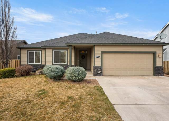 Property at 2773 SW 50th St, Redmond, OR 97756, 3 beds, 2.5 baths