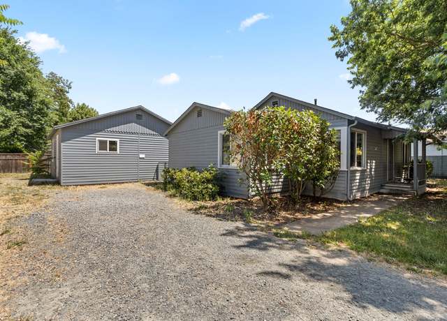 Property at 1411 Playford Ln, Grants Pass, OR 97527, 2 beds, 1.5 baths