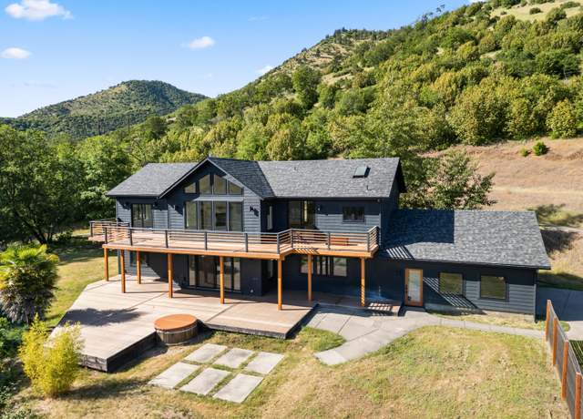 Property at 3562 N River Rd, Gold Hill, OR 97525, 4 beds, 3.5 baths