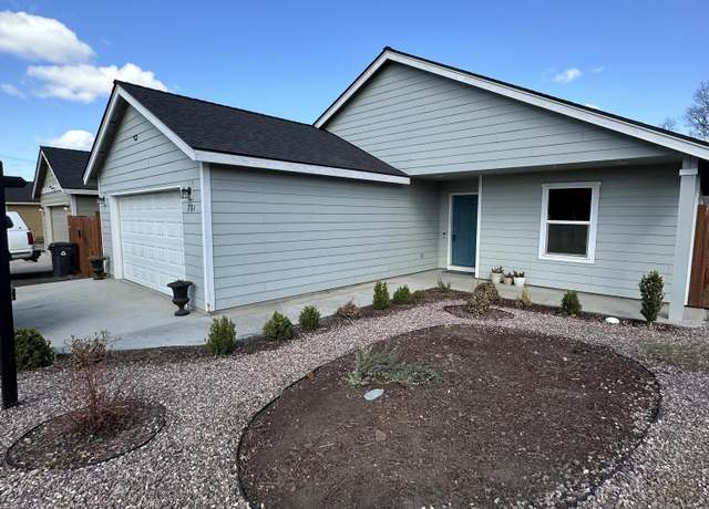 Property at 781 SW 1st St, Madras, OR 97741, 3 beds, 2 baths