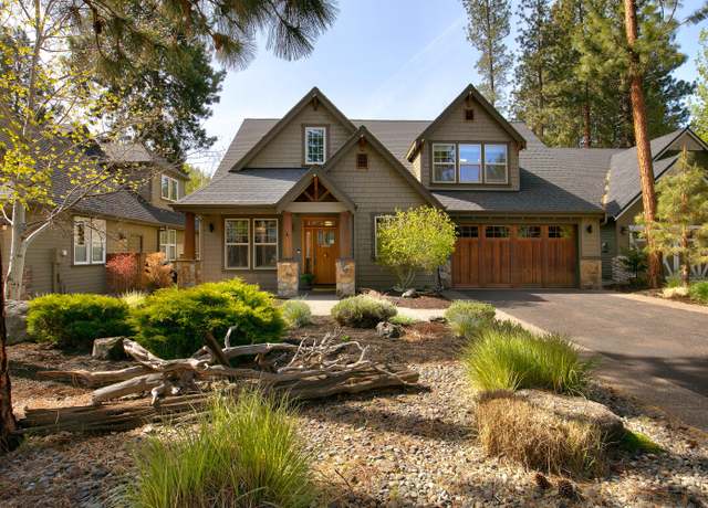Property at 935 E Creek View Dr, Sisters, OR 97759, 4 beds, 2.5 baths