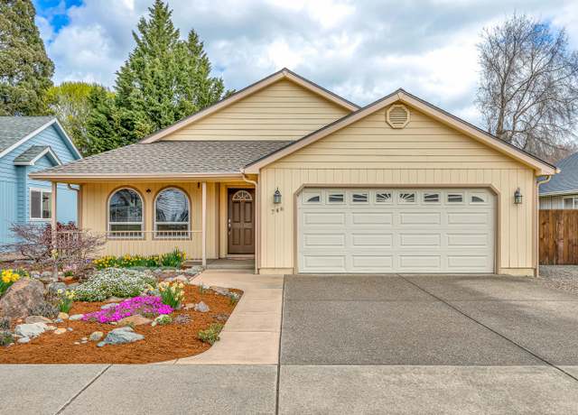 Property at 746 Marshall Ave, Medford, OR 97501, 4 beds, 2 baths