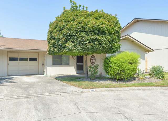 Property at 628 SW Sunwood Way, Grants Pass, OR 97526, 3 beds, 2 baths