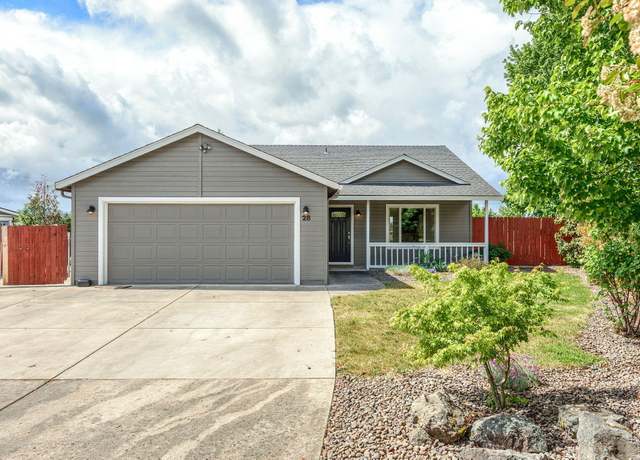 Property at 28 Raywood Ct, Eagle Point, OR 97524, 3 beds, 2 baths