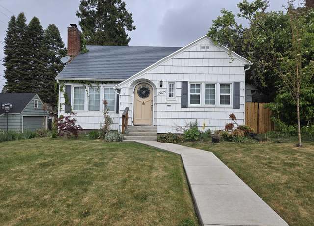 Property at 2025 Lawrence St, Klamath Falls, OR 97601, 4 beds, 2 baths