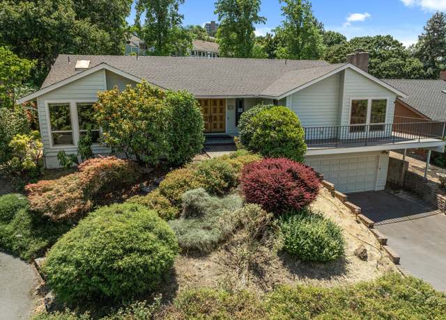 Property at 2566 Heritage Way, Medford, OR 97504, 3 beds, 2.5 baths