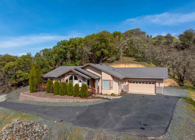 Property at 224 High Ridge Ter, Grants Pass, OR 97526, 3 beds, 2.5 baths