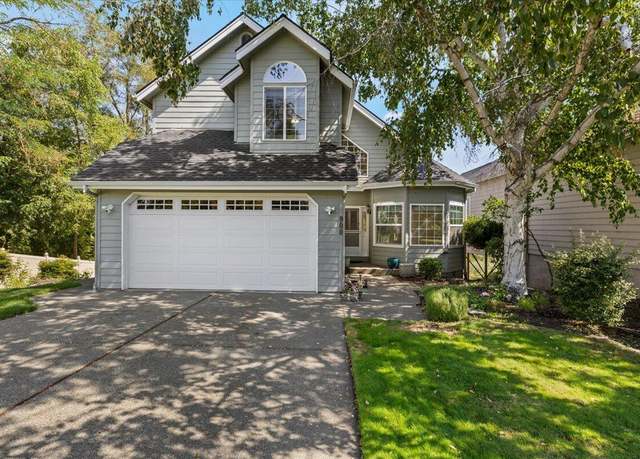 Property at 900 SE Mystic Dr, Grants Pass, OR 97527, 4 beds, 3 baths