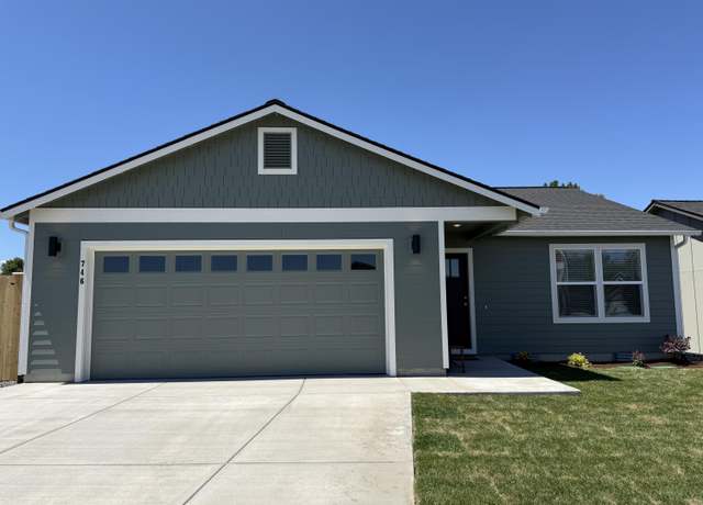 Property at 129 Rickenbacker Rd, Madras, OR 97741, 3 beds, 2 baths