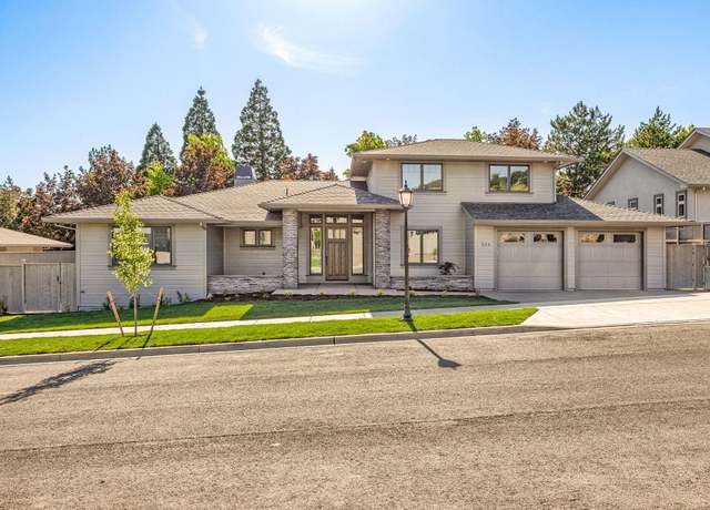 Property at 534 Autumn Hills Dr, Medford, OR 97504, 4 beds, 2.5 baths