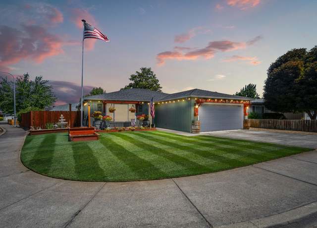 Property at 407 Hayes Ave, Medford, OR 97501, 3 beds, 2 baths
