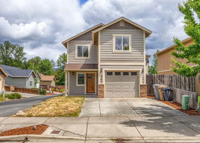 Property at 317 SW Bayou Pl, Grants Pass, OR 97526, 3 beds, 2.5 baths