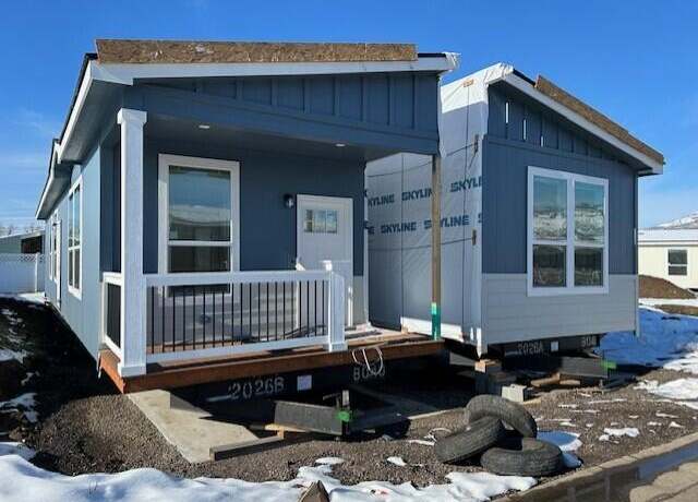 Property at 333 Mountain View Dr #99, Talent, OR 97540, 3 beds, 2 baths