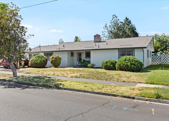 Property at 1652 Johnson St, Medford, OR 97504, 3 beds, 2 baths