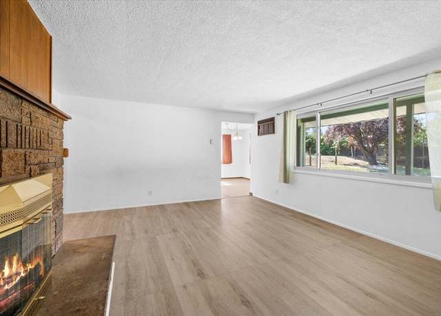 Property at 1652 Johnson St, Medford, OR 97504, 3 beds, 2 baths