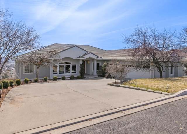 Property at 2378 Linda Vista Dr, Klamath Falls, OR 97601, 3 beds, 3 baths
