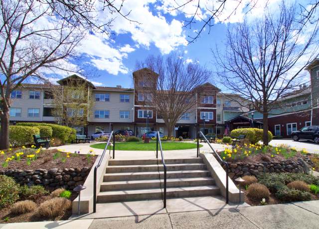 Property at 967 Golden Aspen Pl, Ashland, OR 97520, 1 bed, 1.5 baths
