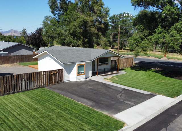 Property at 107 NW Fir Ave, Redmond, OR 97756, 3 beds, 1 bath
