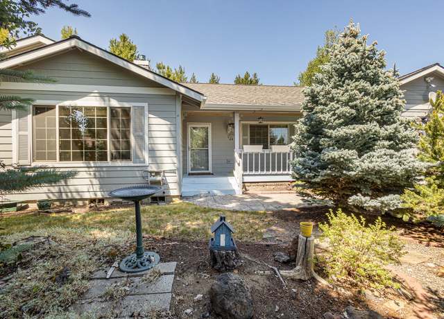 Property at 16690 Oakridge Pl, La Pine, OR 97739, 3 beds, 2 baths