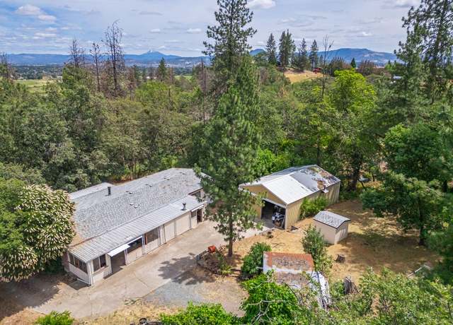 Property at 4155 Old Stage Rd, Central Point, OR 97502, 3 beds, 2.5 baths