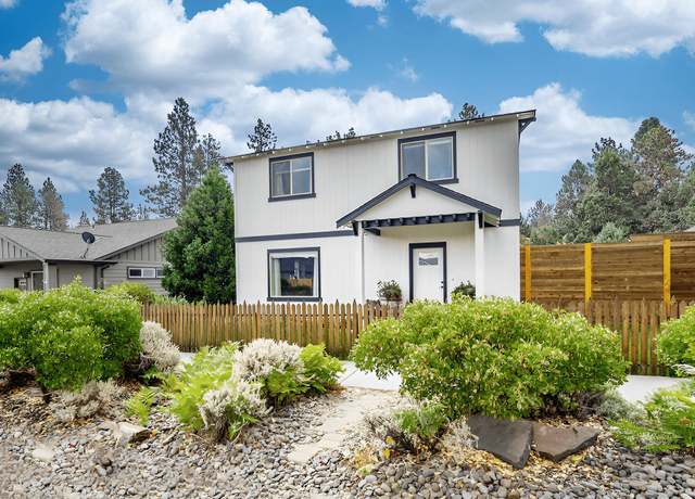 Property at 20015 Sorrento Pl, Bend, OR 97702, 3 beds, 2.5 baths