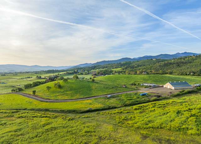 Property at 939 Carpenter Hill Rd, Medford, OR 97501, 3 beds, 2 baths