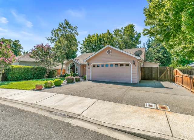 Property at 1612 Inverness Dr, Medford, OR 97504, 3 beds, 2 baths