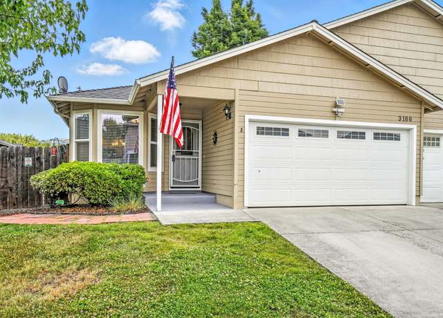 Property at 3166 Forest Hills Dr Unit B, Medford, OR 97504, 3 beds, 2 baths