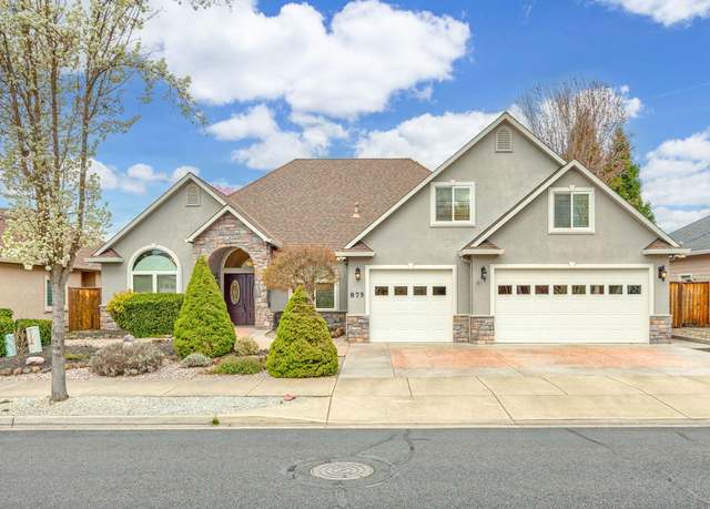 Property at 875 St Andrews Way, Eagle Point, OR 97524, 5 beds, 3 baths