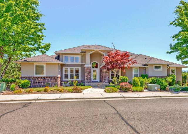 Property at 40 Pebble Creek Dr, Eagle Point, OR 97524, 4 beds, 3 baths
