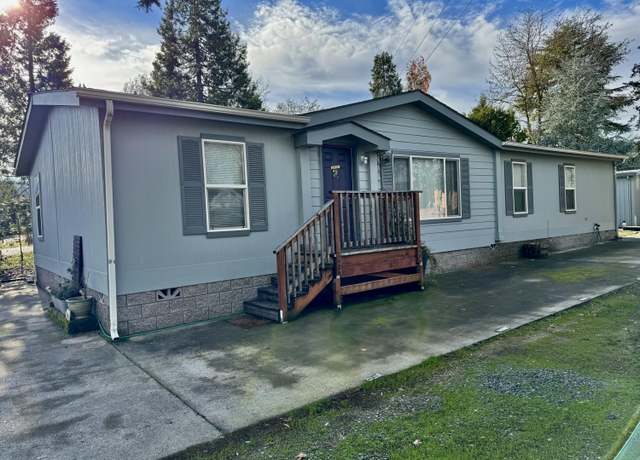 Property at 1696 Parkdale Dr, Grants Pass, OR 97527, 3 beds, 2 baths