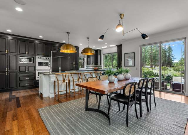 Property at 19480 Mammoth Dr, Bend, OR 97702, 4 beds, 4 baths
