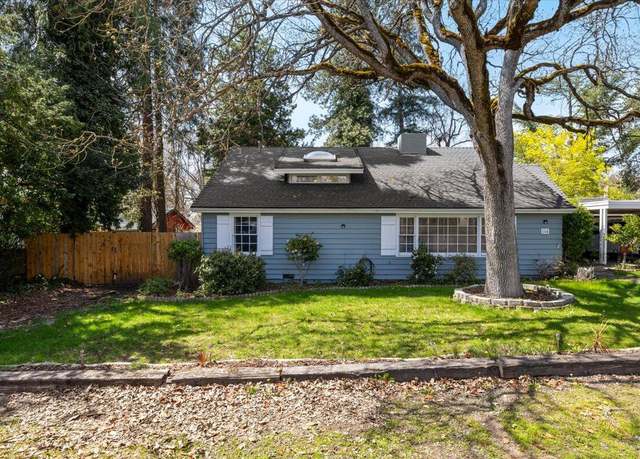 Property at 164 Black Oak Dr, Medford, OR 97504, 4 beds, 3 baths